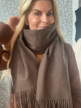 Load image into Gallery viewer, Cashmere scarf Brown
