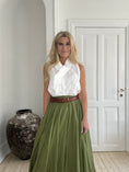 Load image into Gallery viewer, Sila skirt green