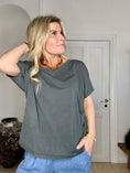 Load image into Gallery viewer, T-shirts2