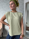 Load image into Gallery viewer, T-shirt12