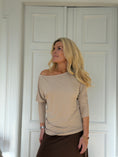 Load image into Gallery viewer, Casy Blouse beige