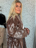 Load image into Gallery viewer, Unika Velour coat Long