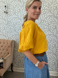 Load image into Gallery viewer, Tyra shirt yellow