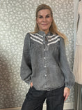 Load image into Gallery viewer, Silje denimshirt grey
