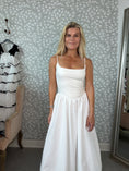 Load image into Gallery viewer, Balloon dress White