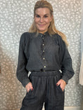 Load image into Gallery viewer, Sissel denimshirt Dark grey