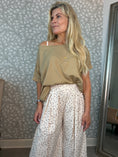 Load image into Gallery viewer, Mary pants Offwhite