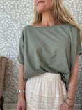Load image into Gallery viewer, T-shirt18