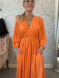 Load image into Gallery viewer, Sura dress