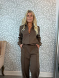 Load image into Gallery viewer, Kira trackpants taupe