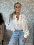 Load image into Gallery viewer, Suro Shirt White