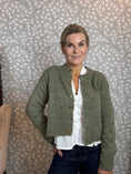 Load image into Gallery viewer, Cardigan dusty green