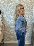 Load image into Gallery viewer, Denim jacket