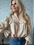 Load image into Gallery viewer, Sia Shirt beige