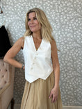 Load image into Gallery viewer, Dea vest White