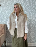 Load image into Gallery viewer, Era Vest Beige