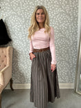 Load image into Gallery viewer, Khaki skirt
