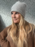 Load image into Gallery viewer, Cashmere hue Grey