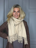 Load image into Gallery viewer, Cashmere scarf Offwhite