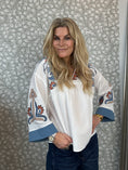 Load image into Gallery viewer, Vintage Blouse