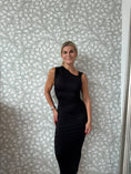 Load image into Gallery viewer, Jo Dress Black
