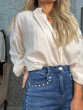 Load image into Gallery viewer, Rivets Jeans Blue
