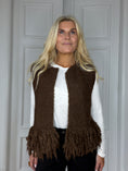 Load image into Gallery viewer, Chile vest Brown
