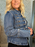 Load image into Gallery viewer, Denim milijakke short Dark Blue
