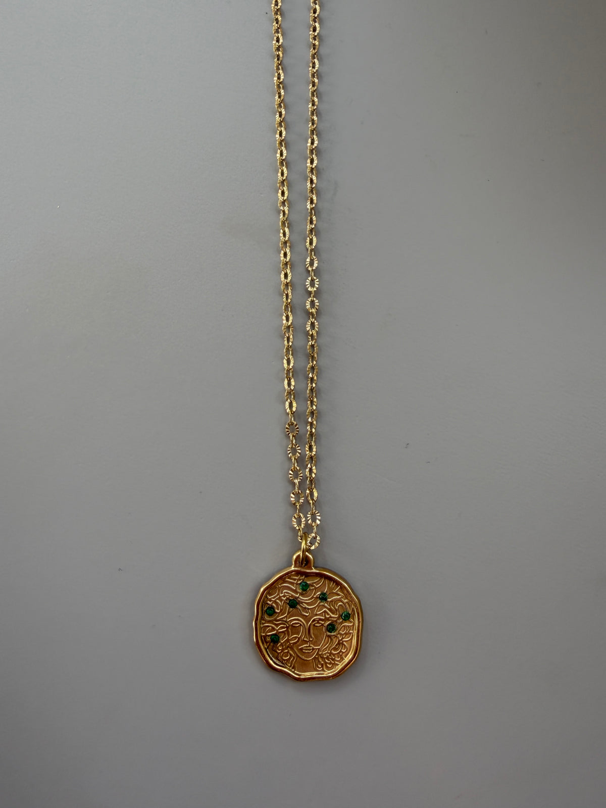 Medaljon Necklace