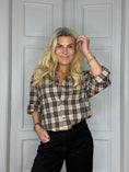 Load image into Gallery viewer, Sarah Shirt Navy/brown
