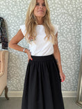Load image into Gallery viewer, Balloon Skirt Black

