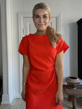 Load image into Gallery viewer, Mali dress koral
