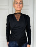 Load image into Gallery viewer, Lace pullover Black
