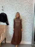 Load image into Gallery viewer, Tulle dress Brown
