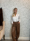 Load image into Gallery viewer, Imitated leatherpants
