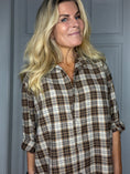 Load image into Gallery viewer, Sarah Shirt Navy/brown
