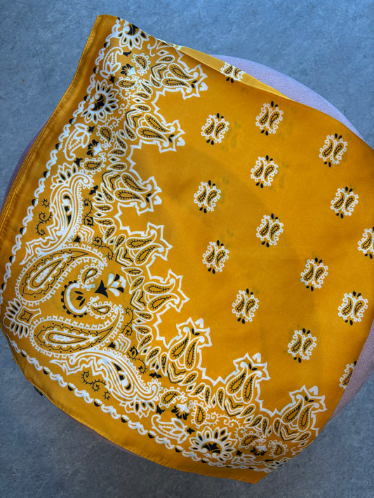 Scarf warm yellow