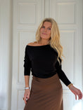 Load image into Gallery viewer, Casy Blouse Black
