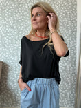 Load image into Gallery viewer, T-shirt16
