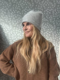 Load image into Gallery viewer, Cashmere hue Grey
