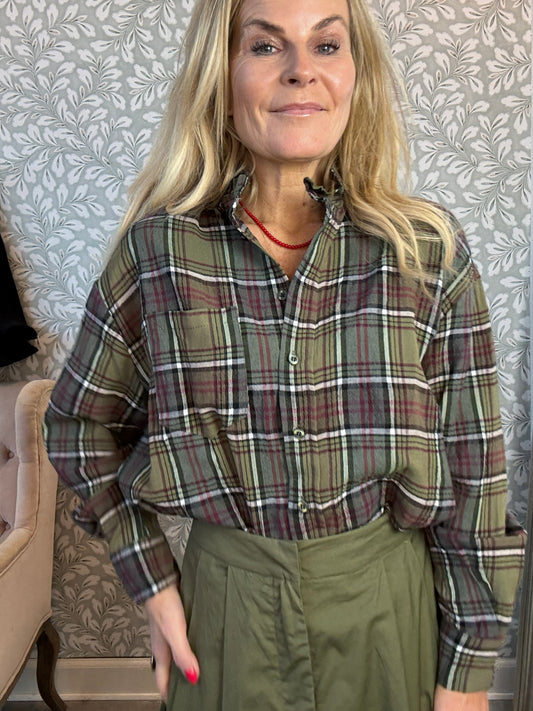 Chekered green shirt