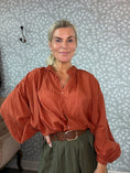 Load image into Gallery viewer, Boho Shirt rust
