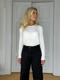 Load image into Gallery viewer, Cari jeans Black
