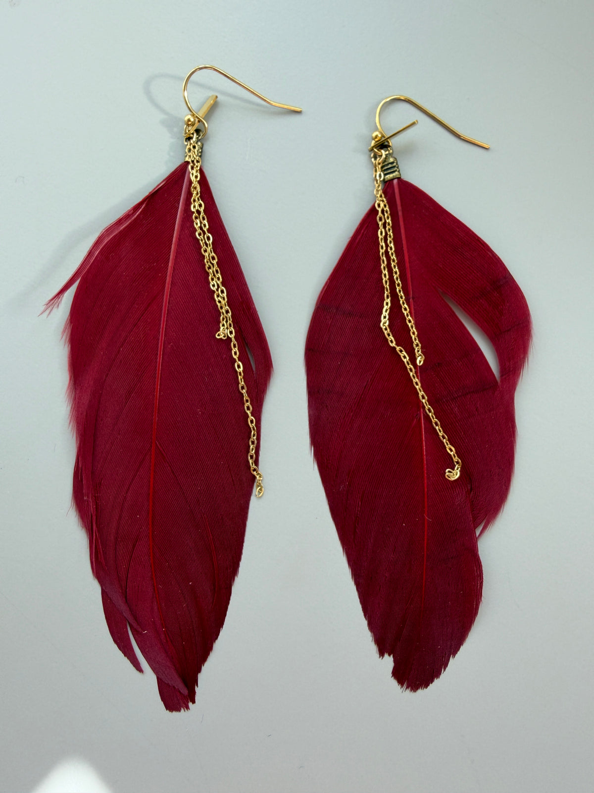Feather earrings Bordeaux