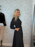 Load image into Gallery viewer, Daisy dress Black
