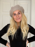 Load image into Gallery viewer, Cashmere Barret beige
