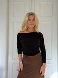 Load image into Gallery viewer, Casy Blouse Black
