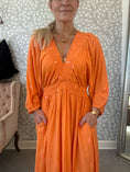 Load image into Gallery viewer, Sura dress
