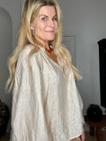 Load image into Gallery viewer, Skjorte4
