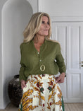 Load image into Gallery viewer, Lea shirt green

